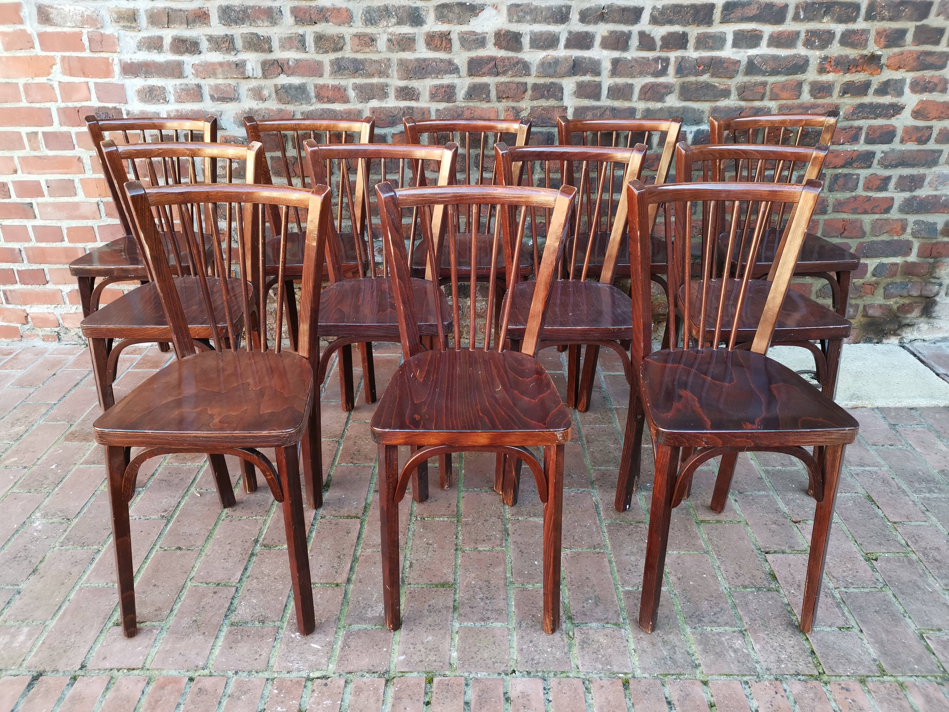 Lot de chaises Baumann N°12