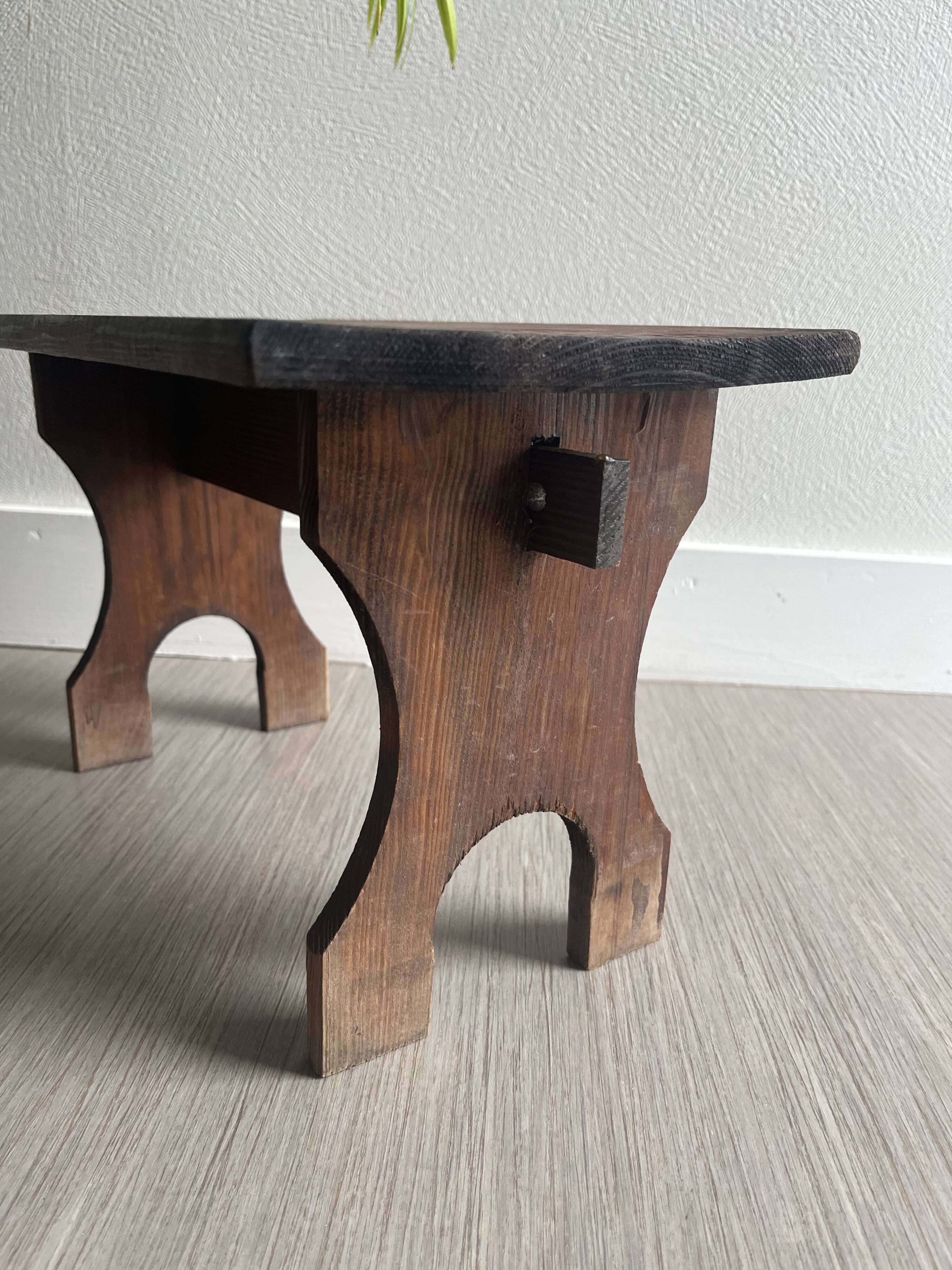 Small wooden bench / stool