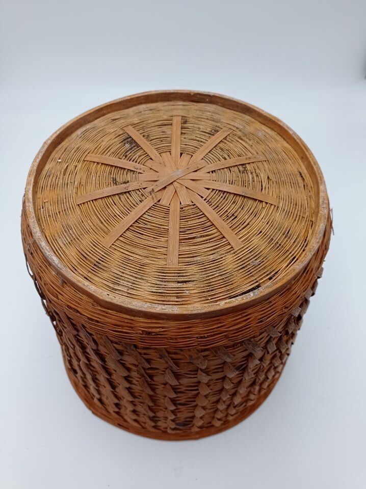 Wicker pot cache basket