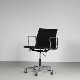 1970s “EA117” Desk chair by Charles & Ray Eames for Herman Miller, USA