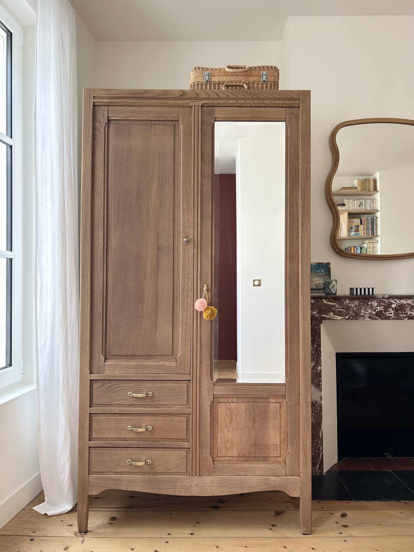 Armoire Parisienne en chêne brut 