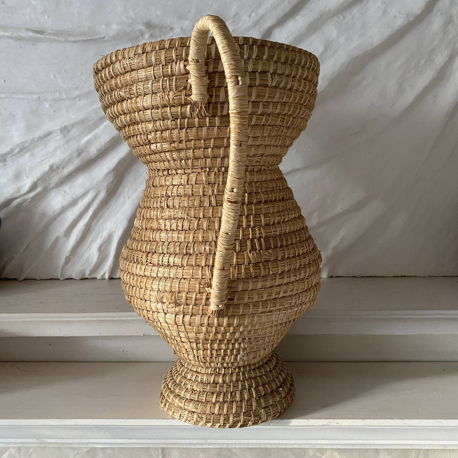 Straw amphora in Burgundy style 35 cm, French wickerwork.