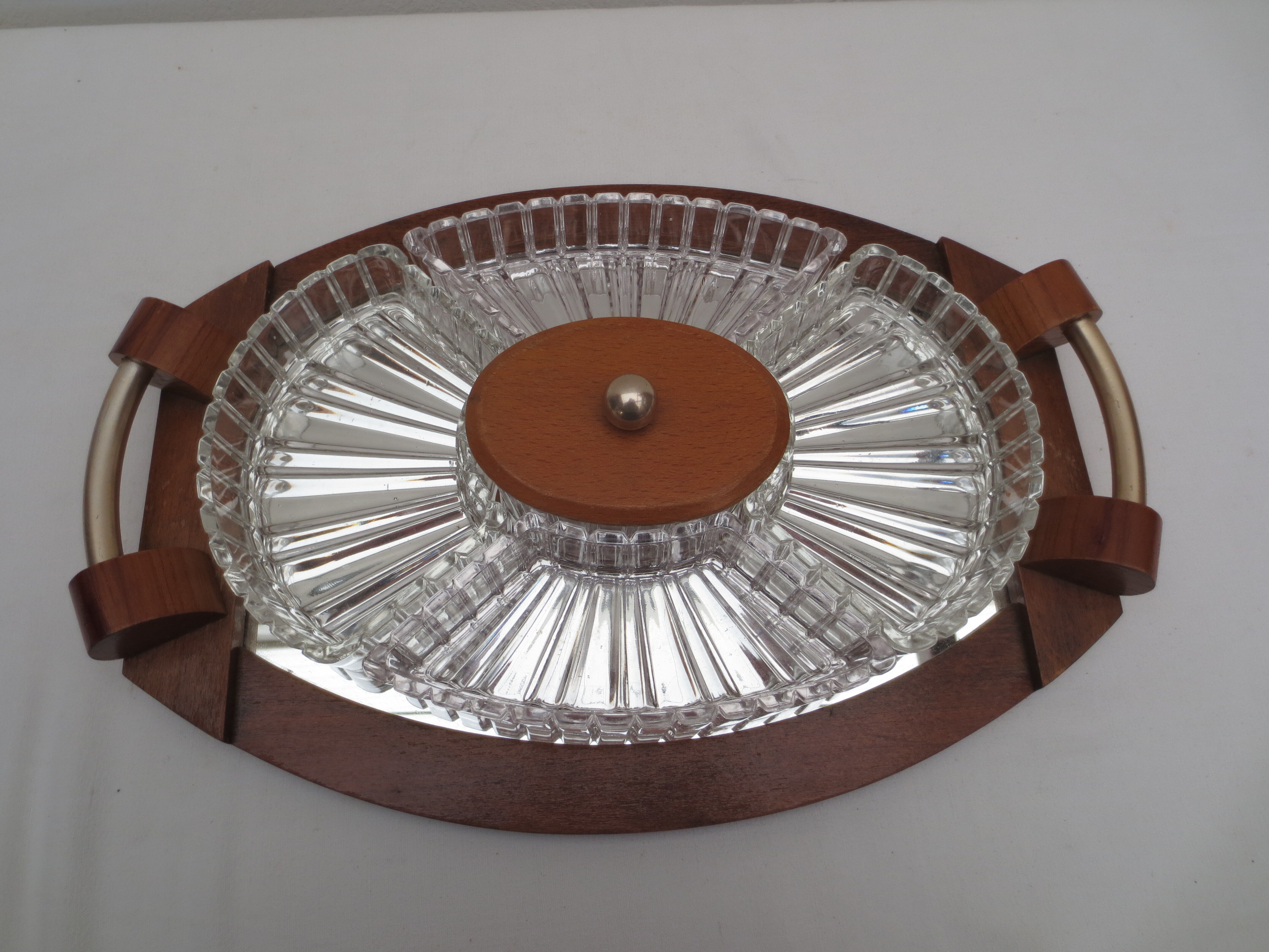 Plateau  à hors d'oeuvre en cristal sur base plateau miroir en bois des  année  40