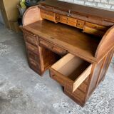 U.s. desk in oak