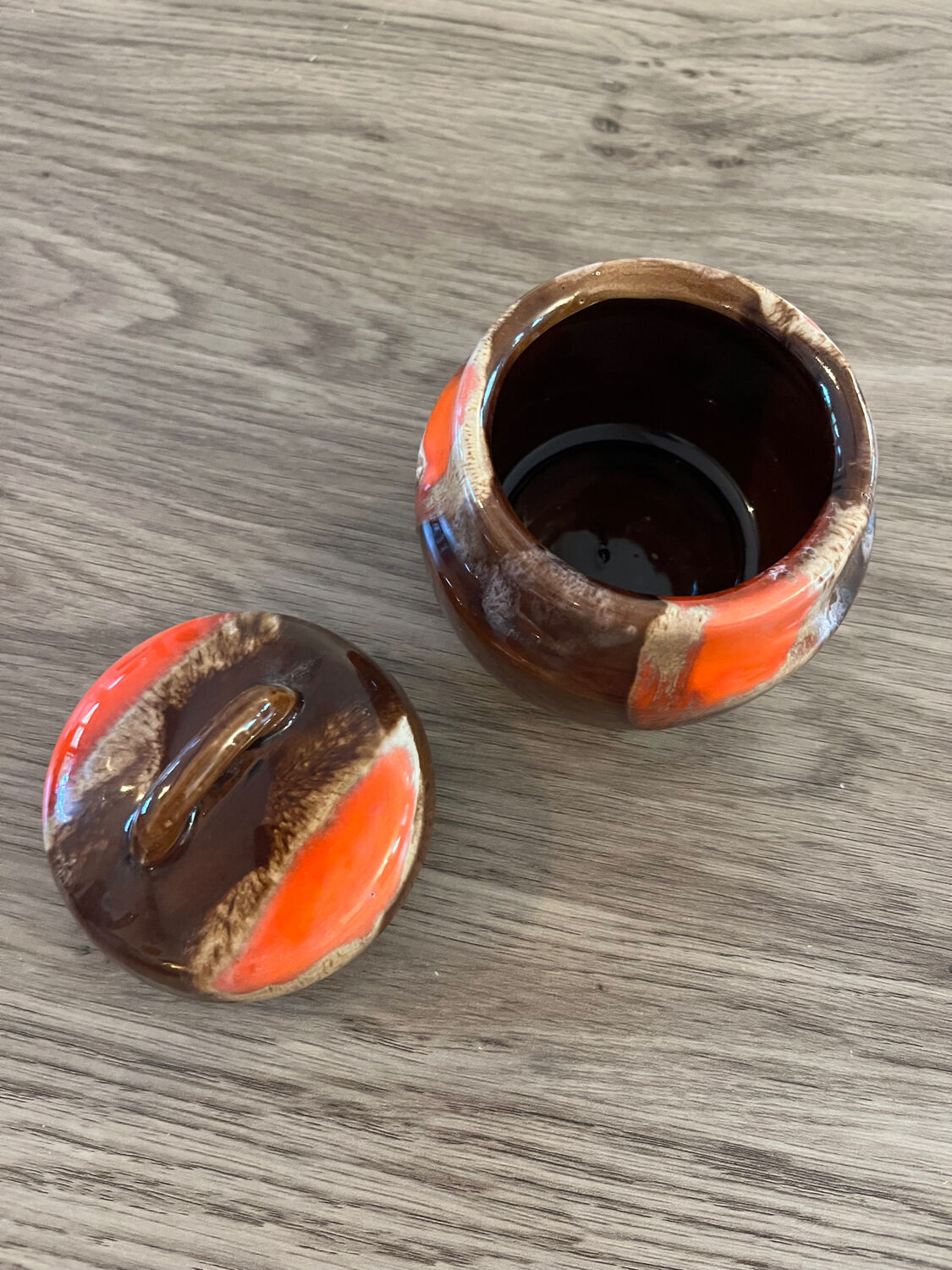 Sugar bowl