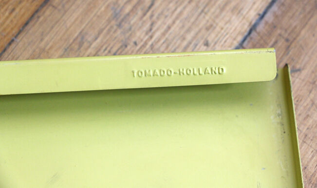 Shelves string "Tomado Holland"