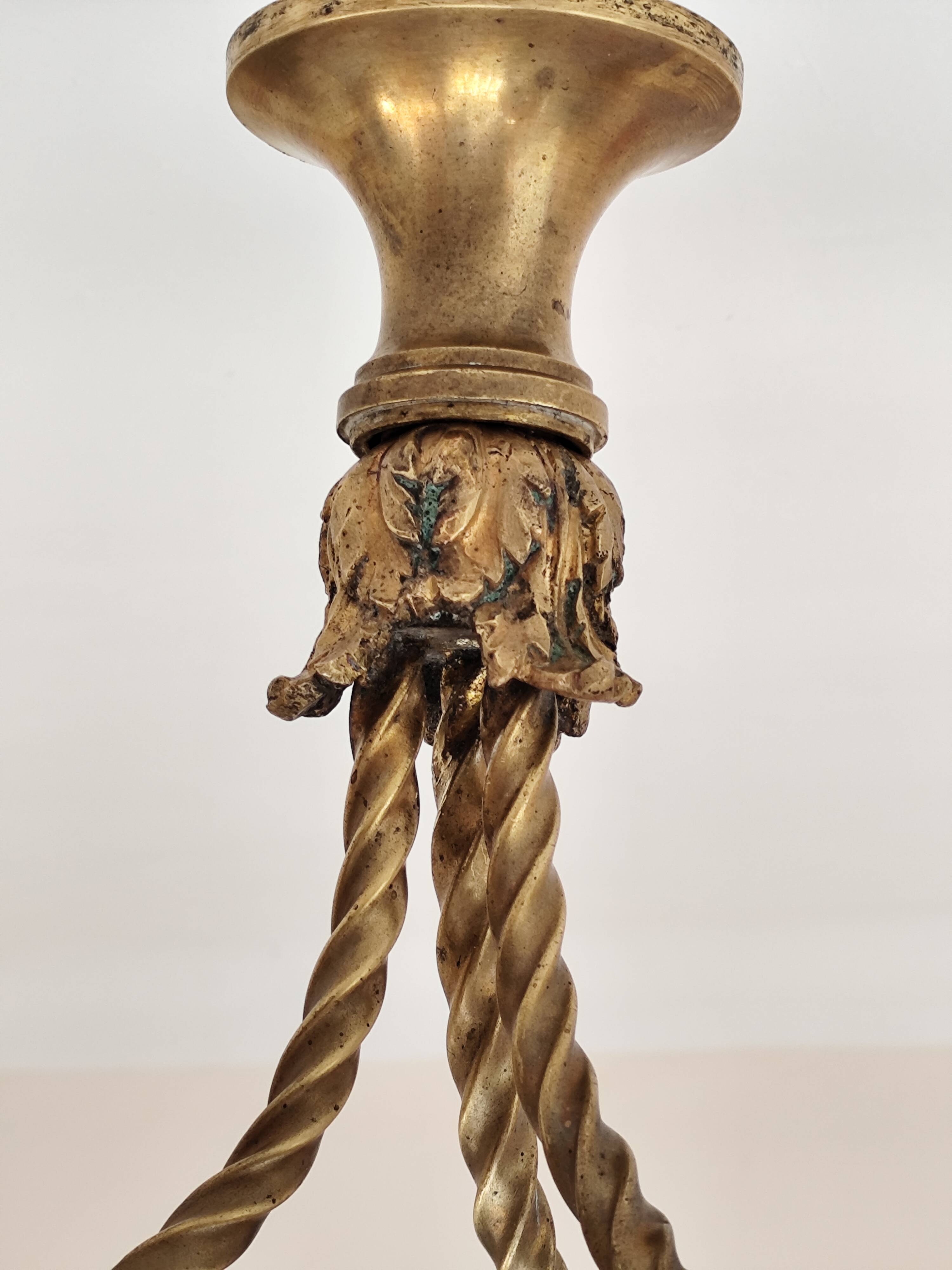 chandelier in Rococo style made of gilded bronze with 3 branches and tulips