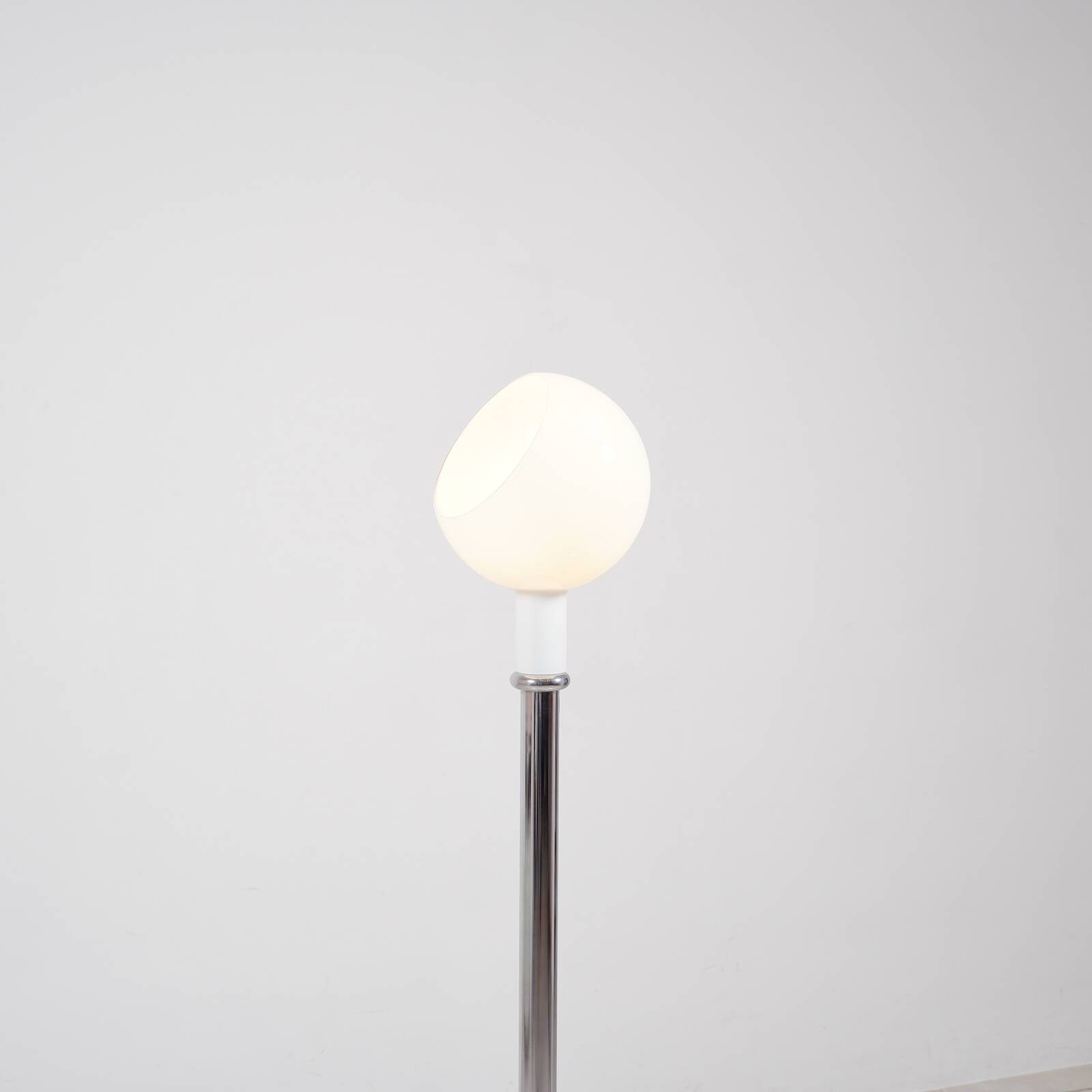 „Parola“ floor lamp by Gae Aulenti for Fontana Arte – special edition