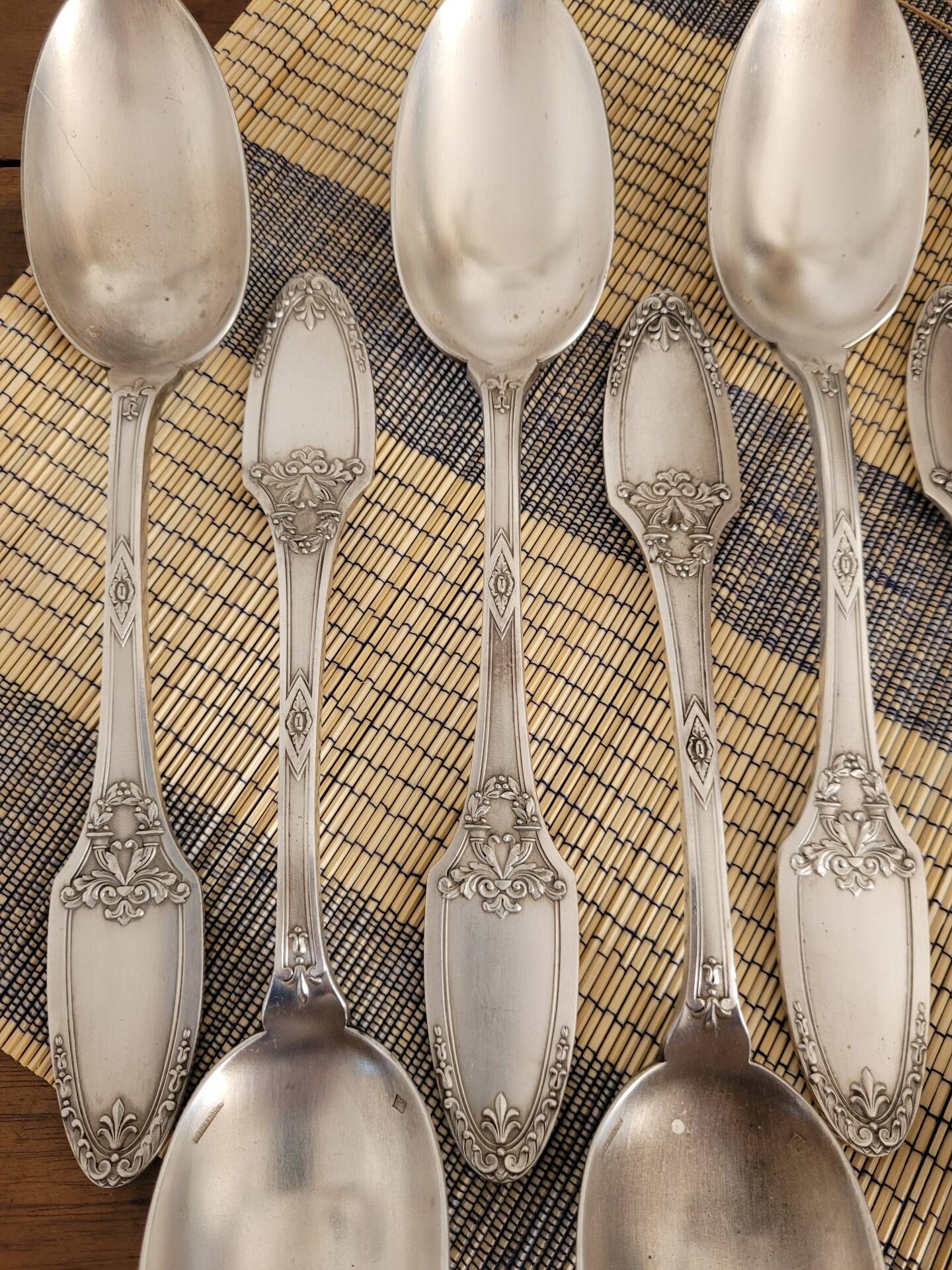 Set of 8 large silver-plated spoons in Boulenger antique style.