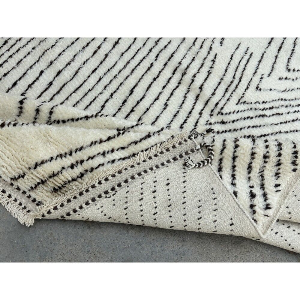 Handmade Moroccan style Rug, 100% Natural Wool. Modern Beni Ourain Carpet