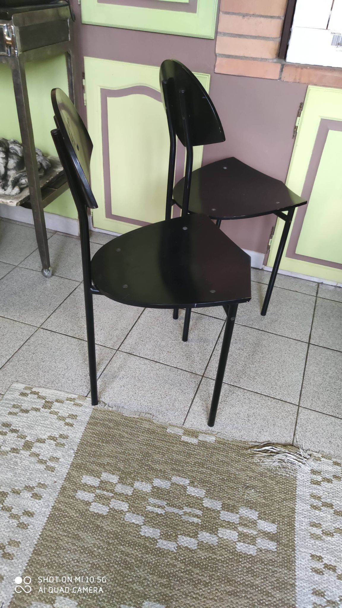 Pair of 1980s design chairs in metal and black lacquered wood