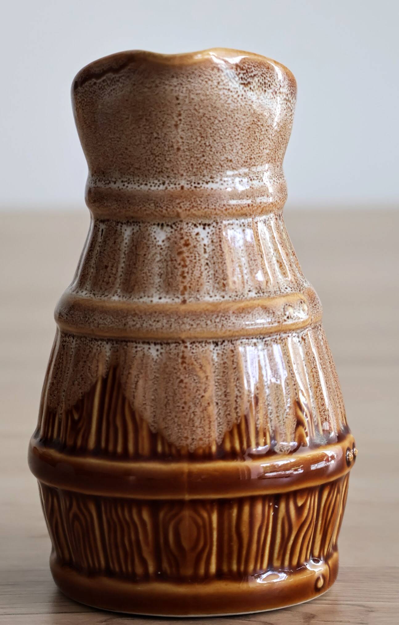 50cl glazed ceramic pitcher with beer barrel decoration