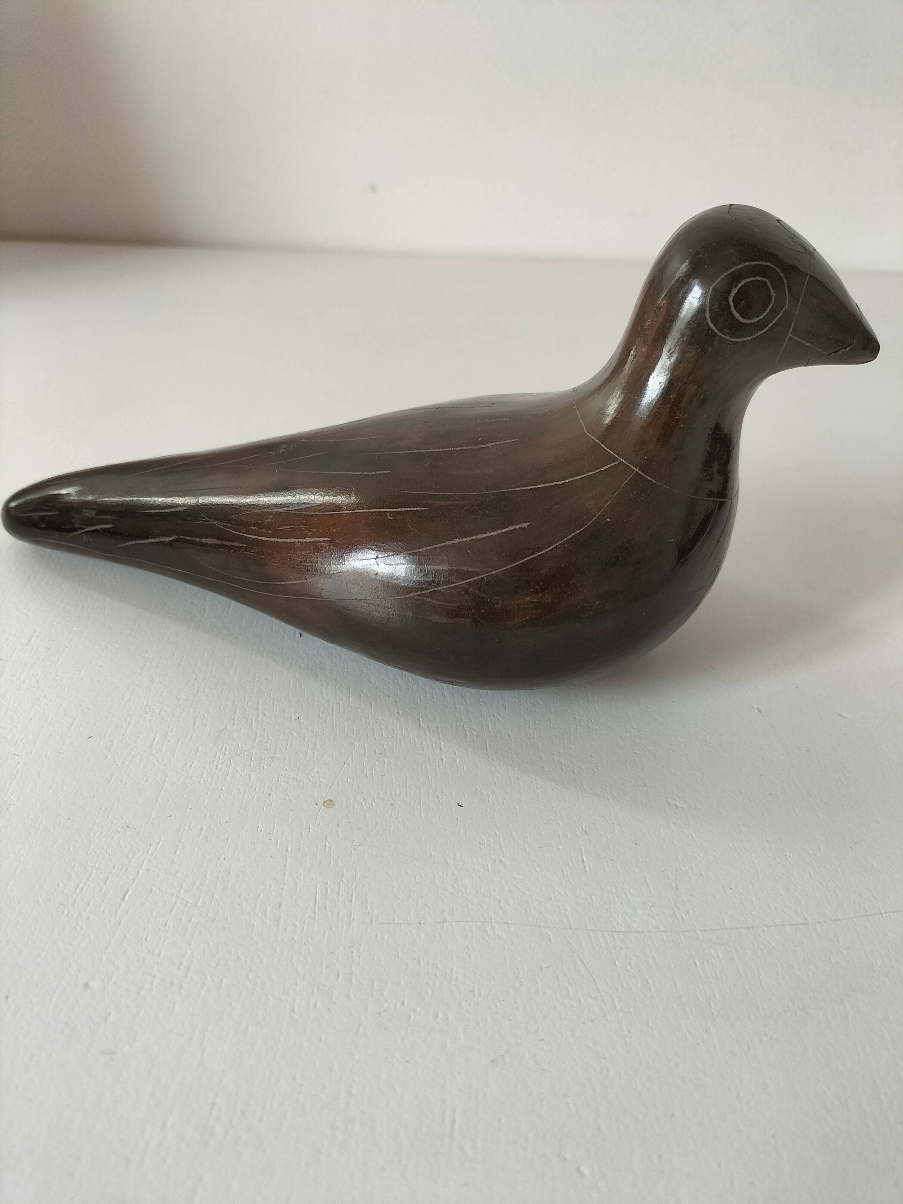 Colombe sculpturale en céramique brun chocolat, 20ème siècle