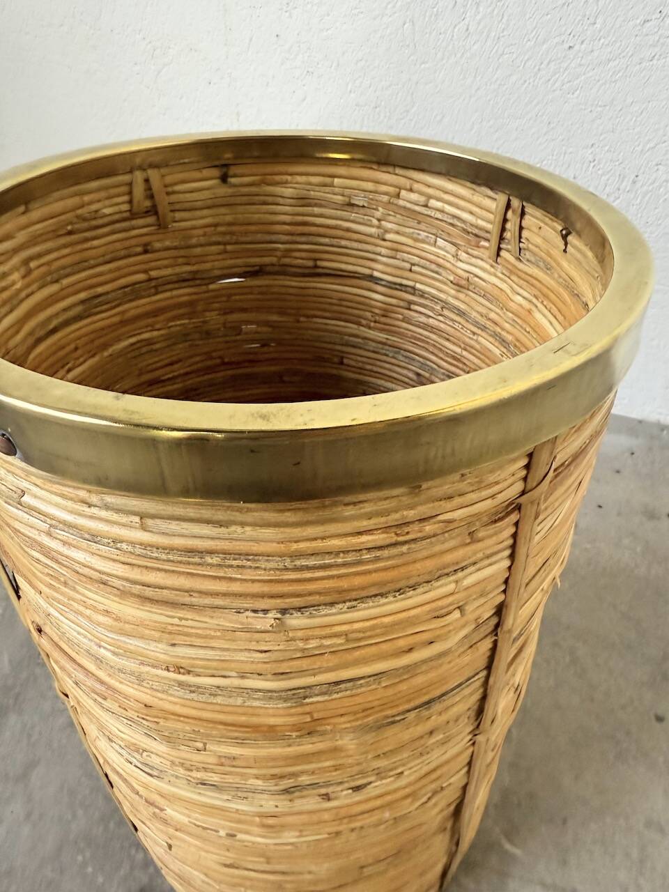 Porte parapluie ou corbeille en rotin, 1970, Italie