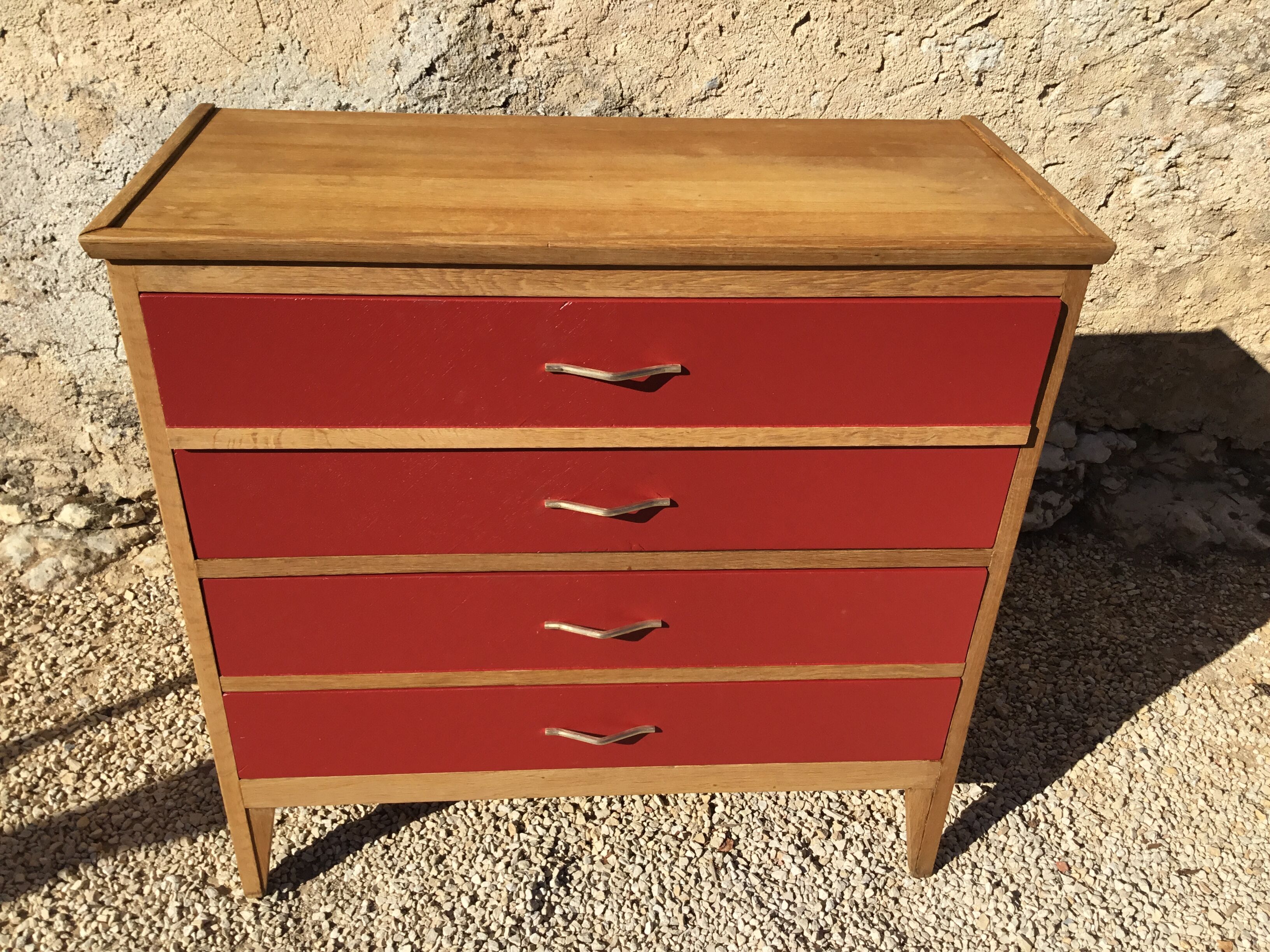 Vintage chest of drawers 1950s/60s in oak drawers patinated red