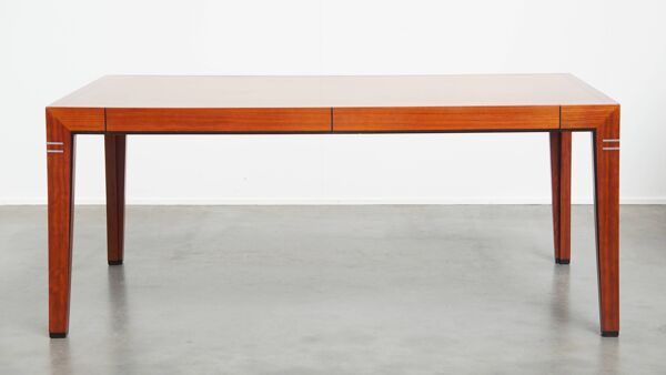 Ensemble d'une table à manger et de 4 chaises de salle à manger