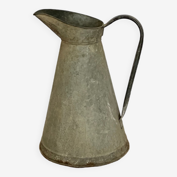 Zinc pitcher, garden and decoration