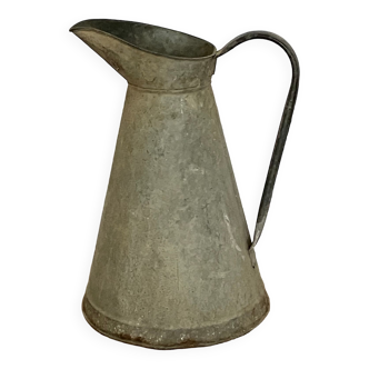 Zinc pitcher, garden and decoration