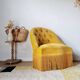 Fauteuil crapaud velours capitonné jaune