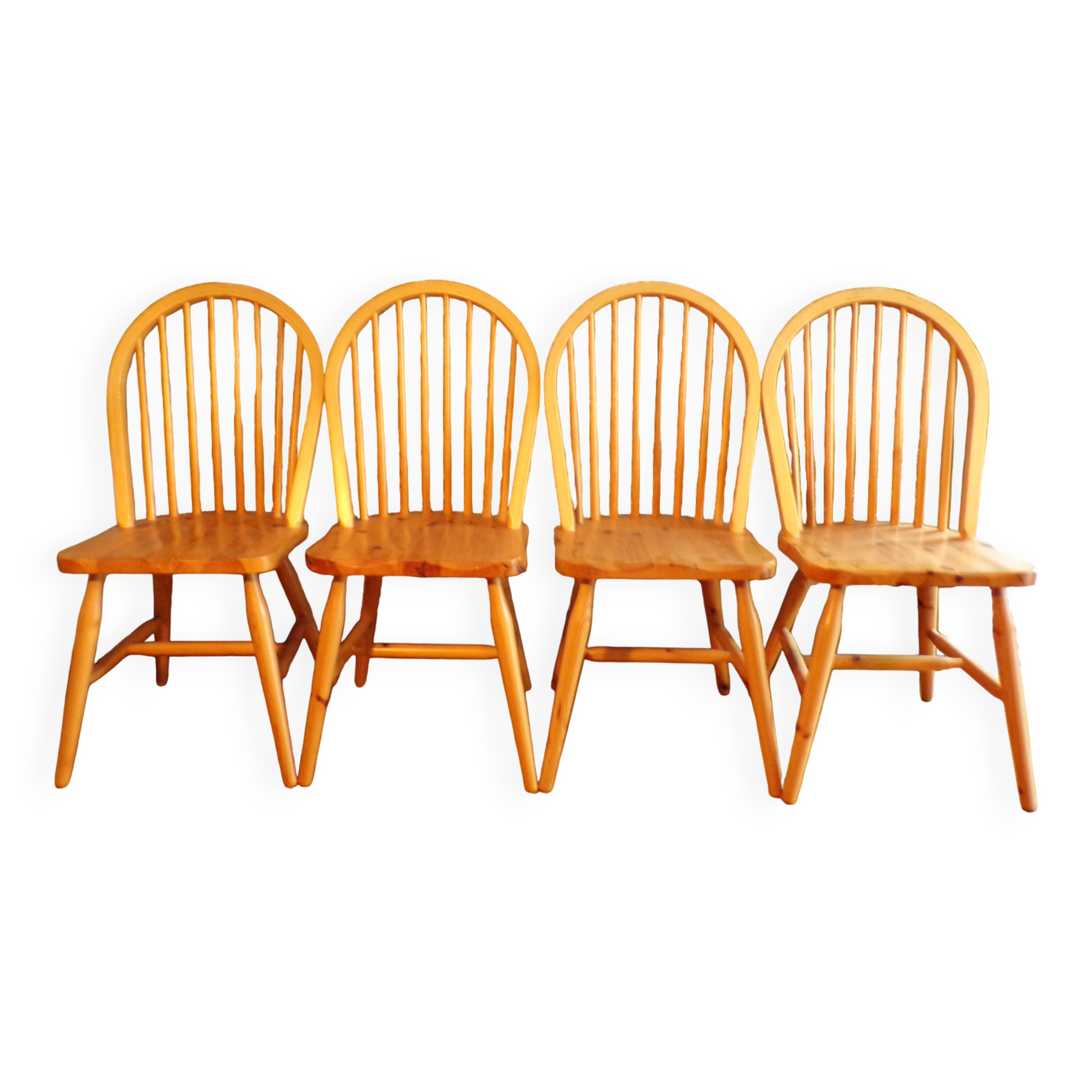 Lot of 4 Scandinavian Windsor chairs