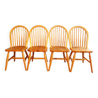 Lot 4 chaises windsor scandinaves