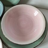Set of 7 vintage flat and deep plates