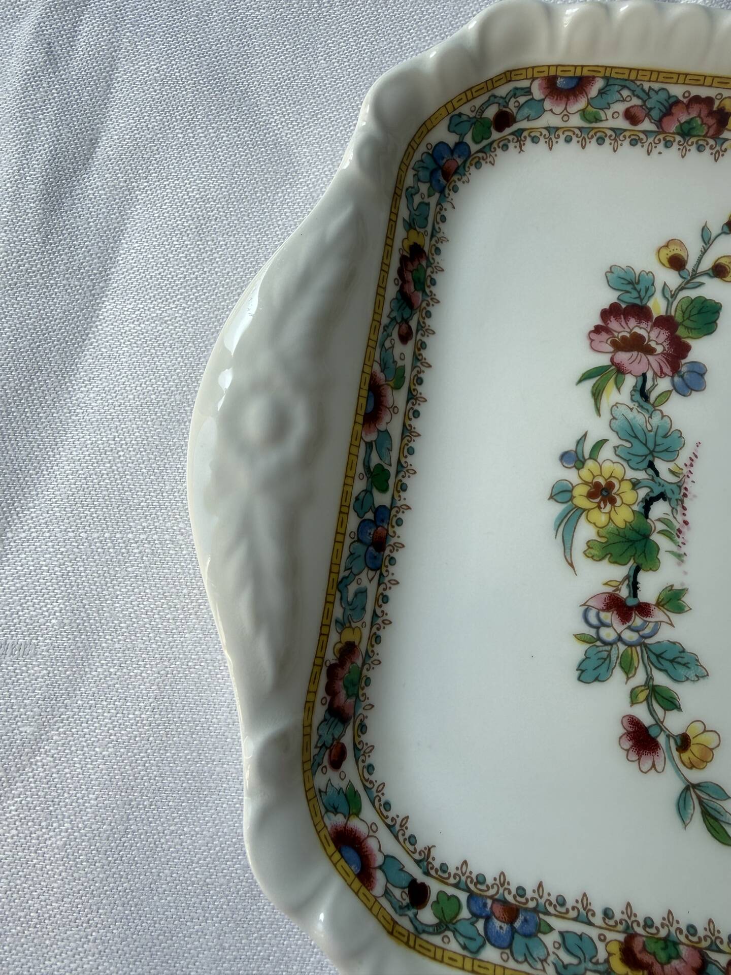 Coalport Ming Rose sandwich plate in English porcelain - vintage