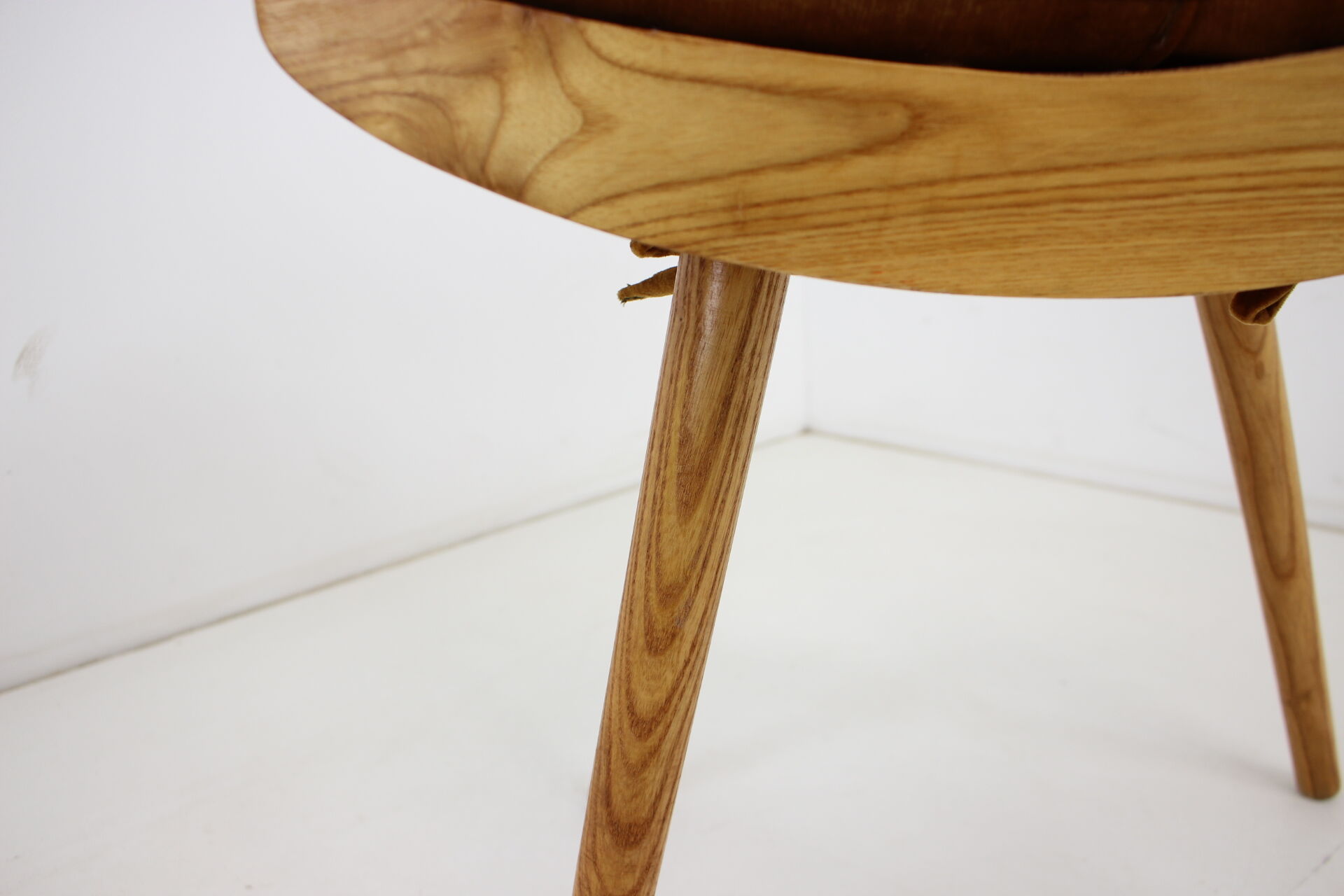 Mid-Century Wooden Stool or Footstool/Uluv, 1960s, Czechoslovakia Status, Submit