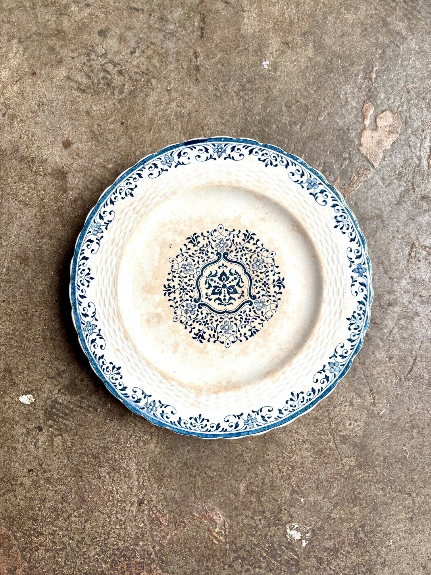 Minton ironstone cake plate, "Moustiers" service