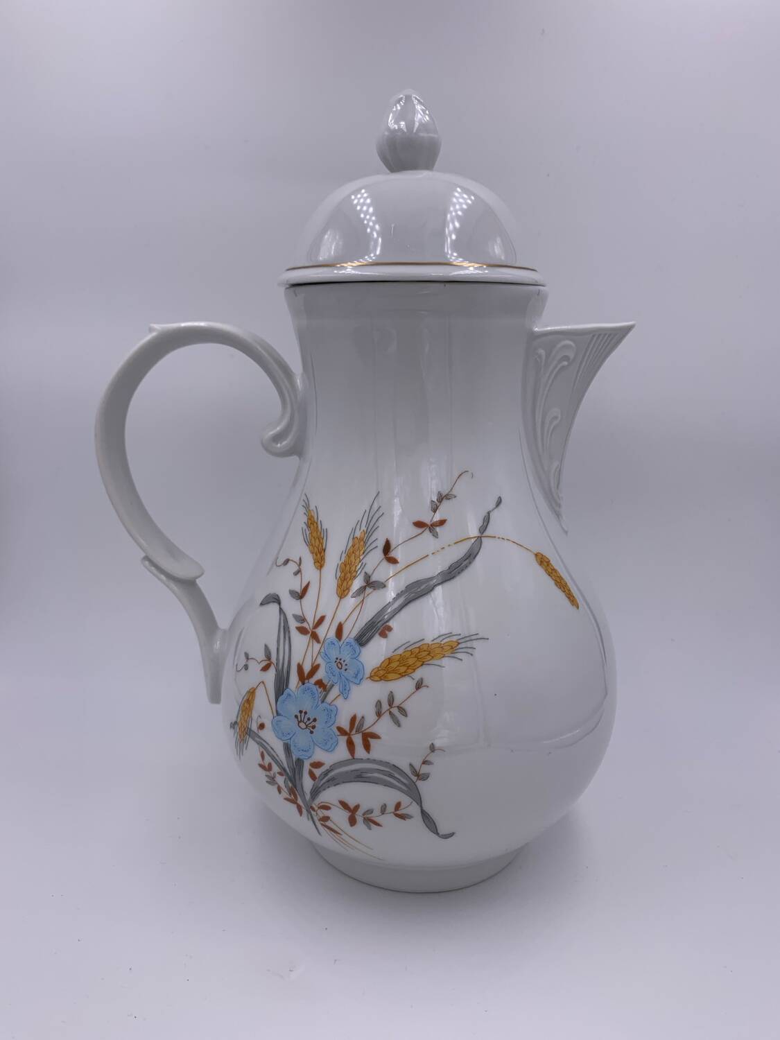 Kahla porcelain teapot