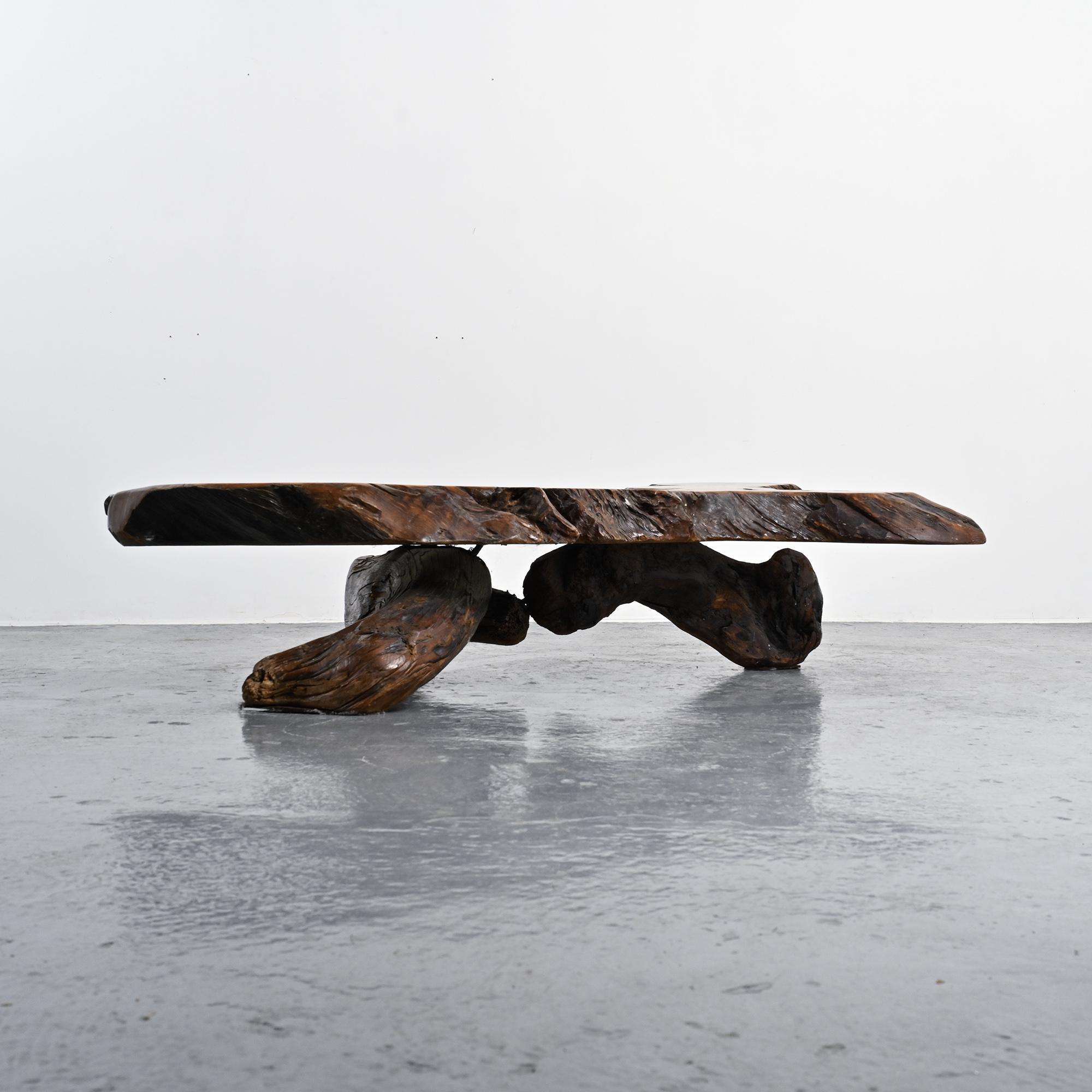 Table basse brutaliste en loupe d'orme, circa 1960