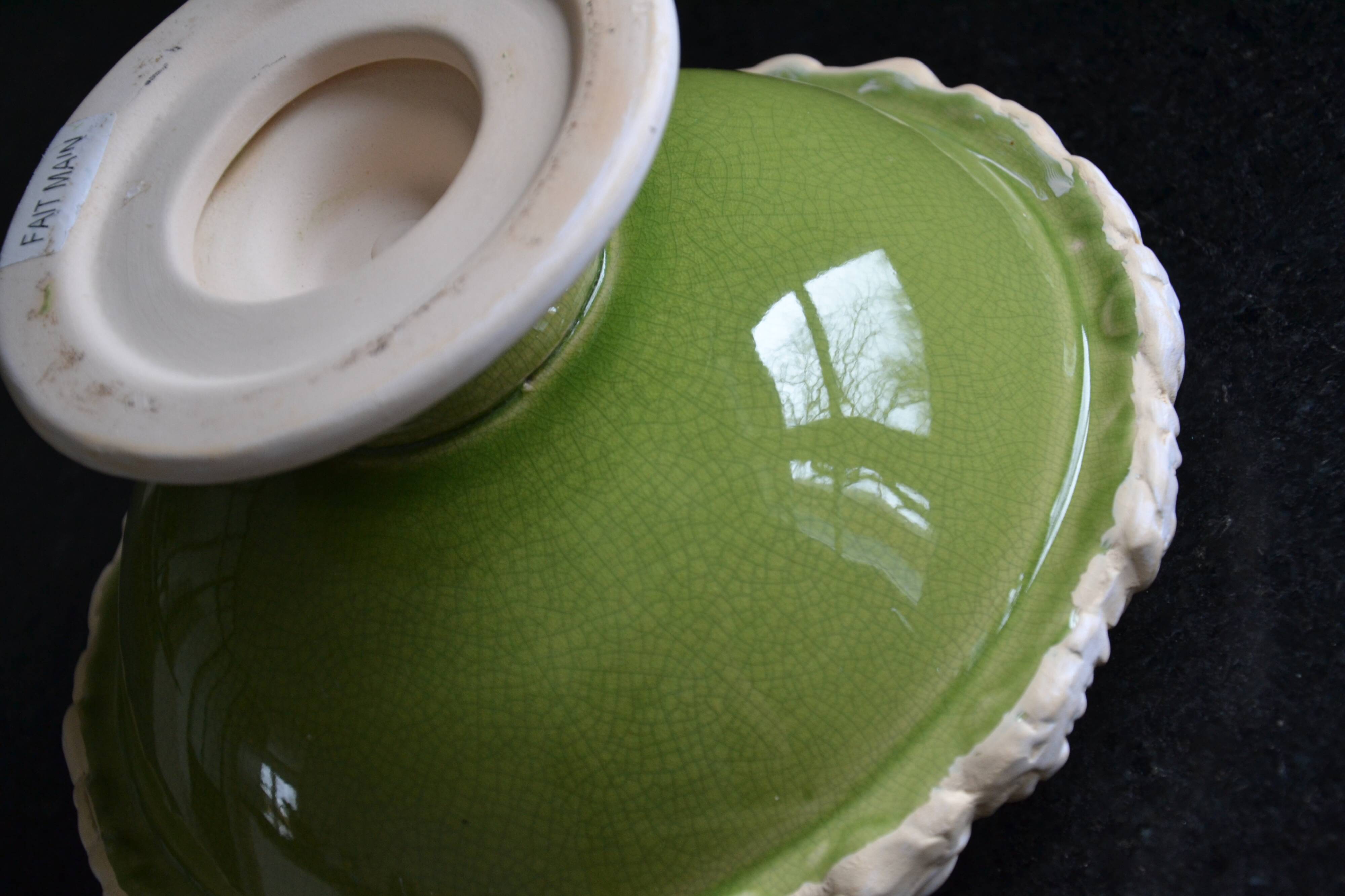 Fruit bowl in enamelled earthenware and sculpted biscuit