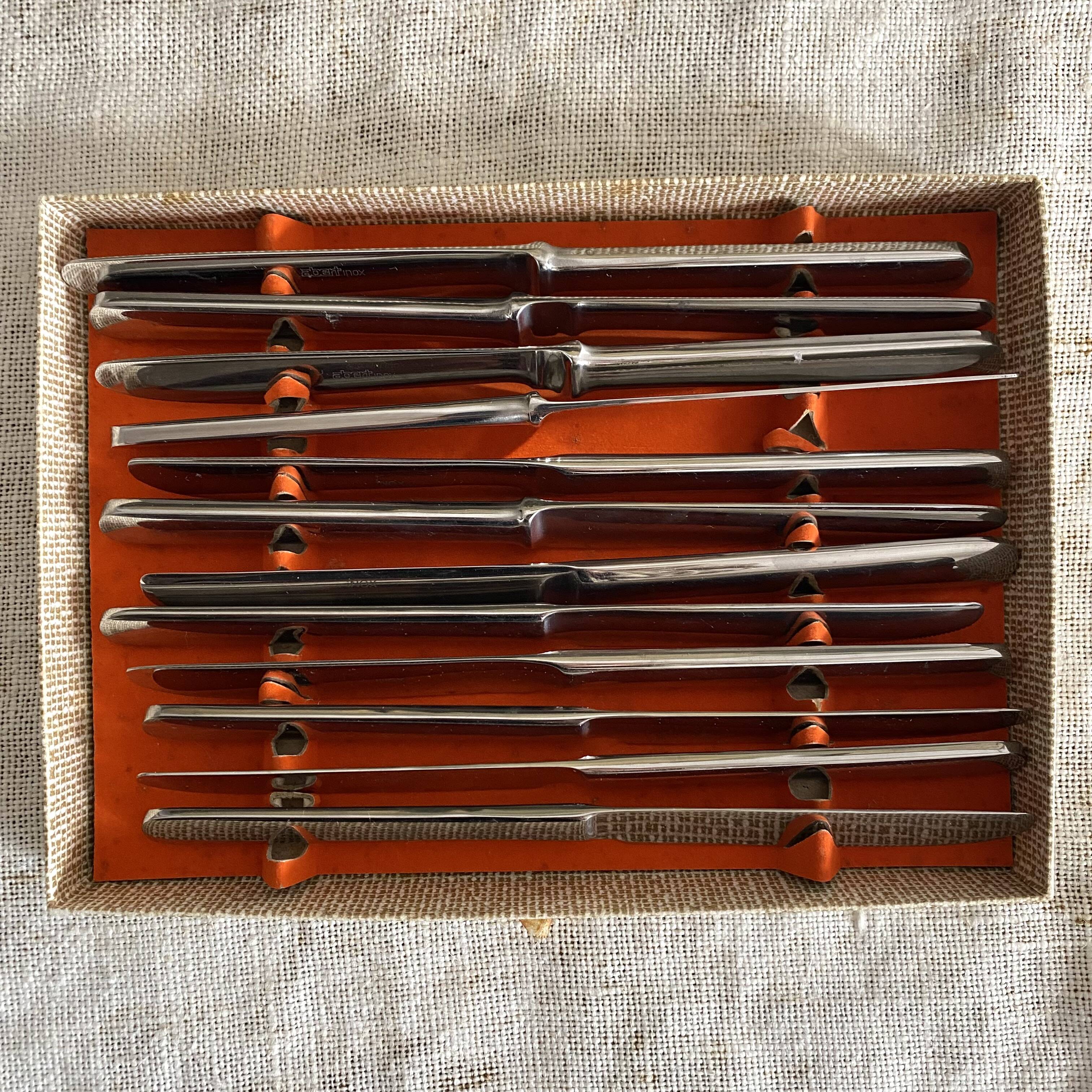 Couteaux vintage en inox dans boite