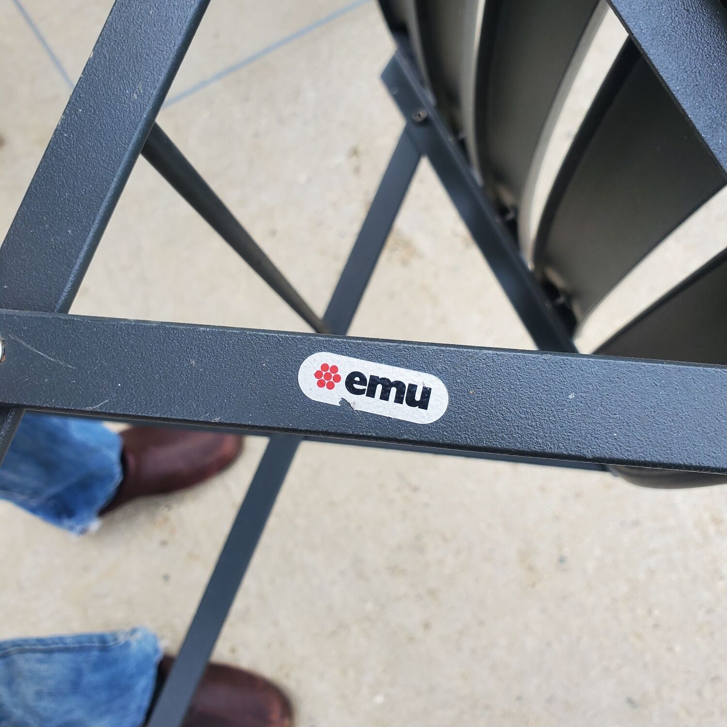 Garden furniture square table 4 folding chairs