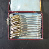 Box of twelve teaspoons in silver metal