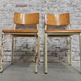 2 stacking chairs