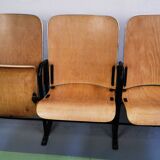 Triple theatre strapontin seats