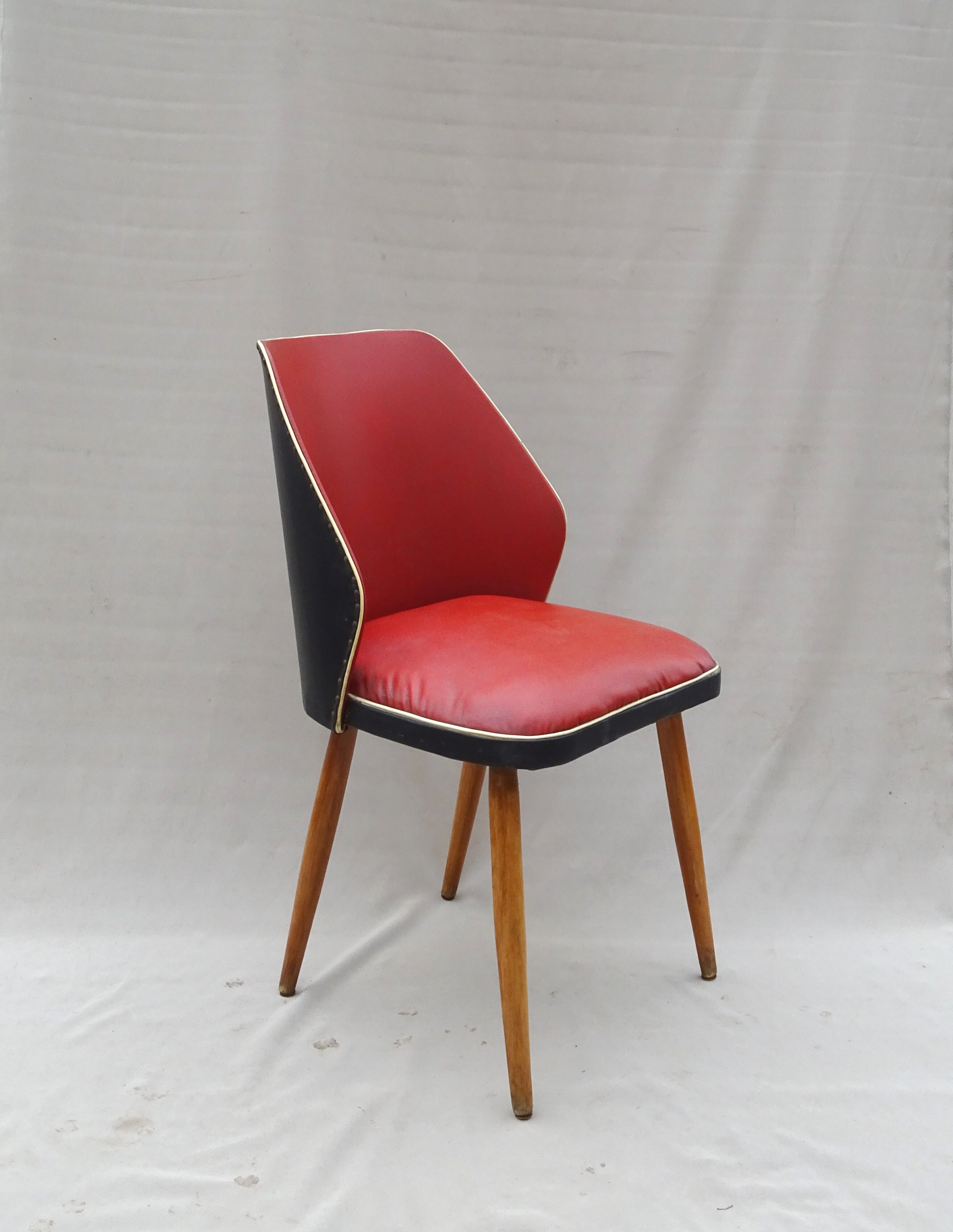Baumann 1960/65 skaï red feet compass chair