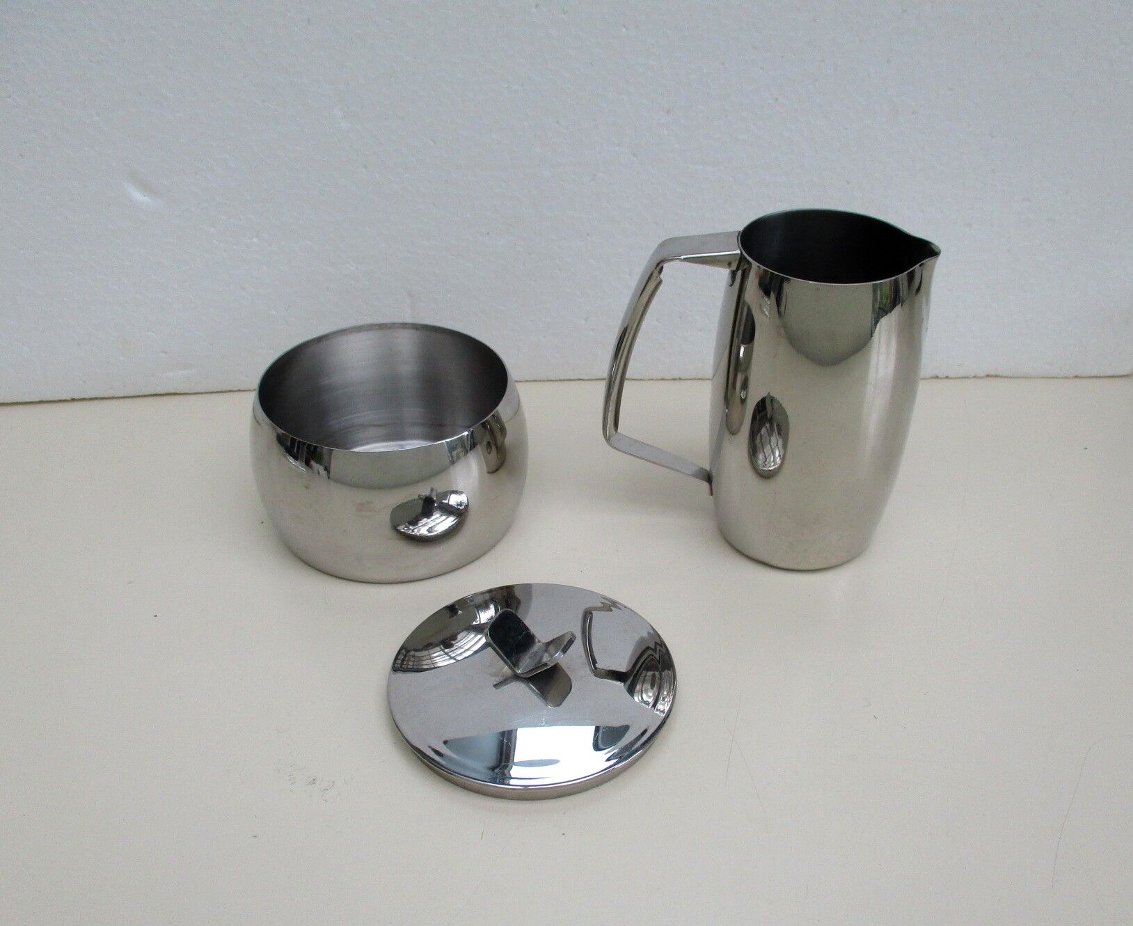 Sweetener and milk jug Guy Degrenne