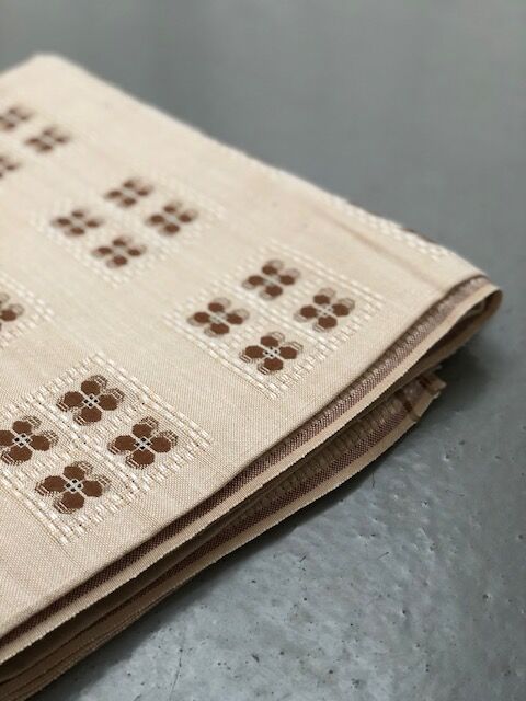 Tablecloth and its beige and brown towels 70s
