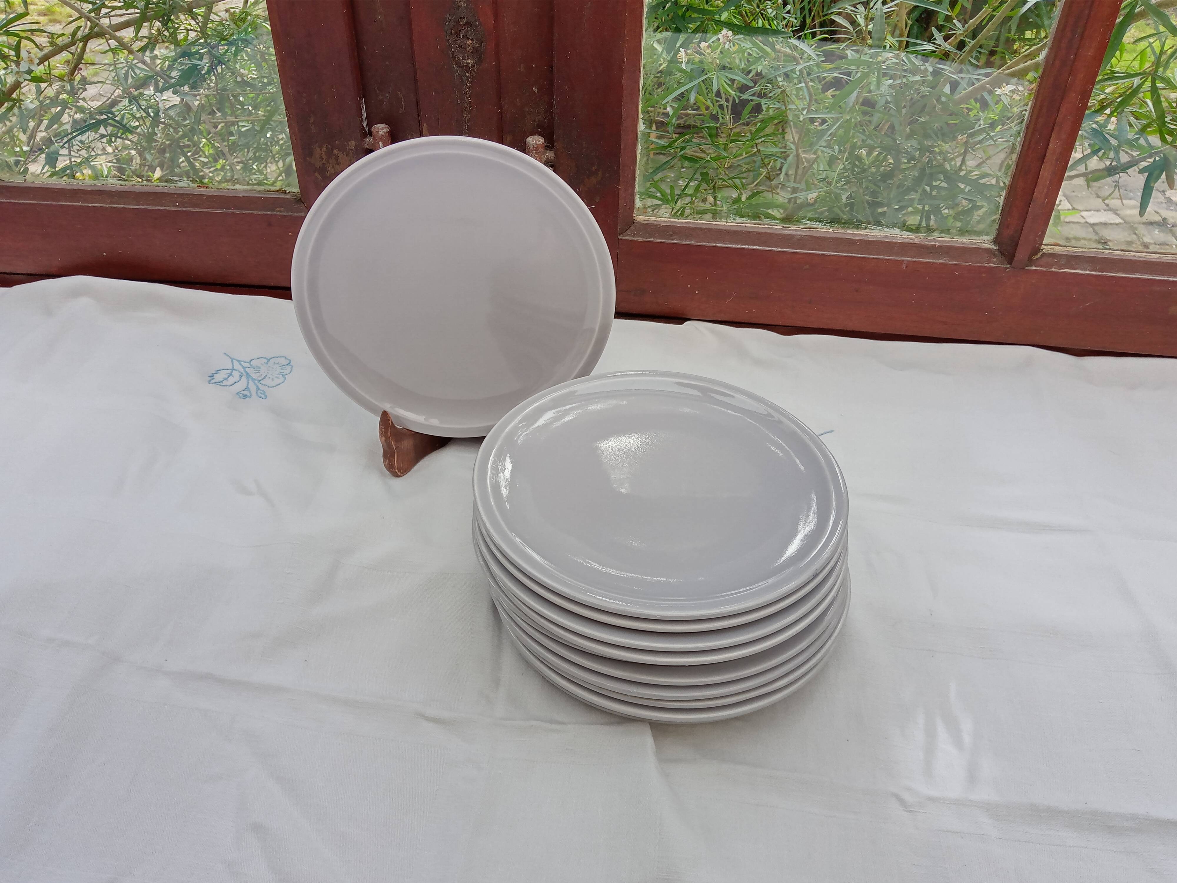 12 Gien dessert plates