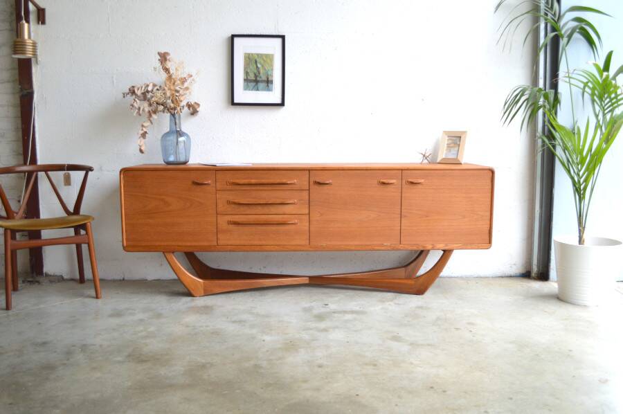 Scottish sideboard by Beithcraft * 205 cm