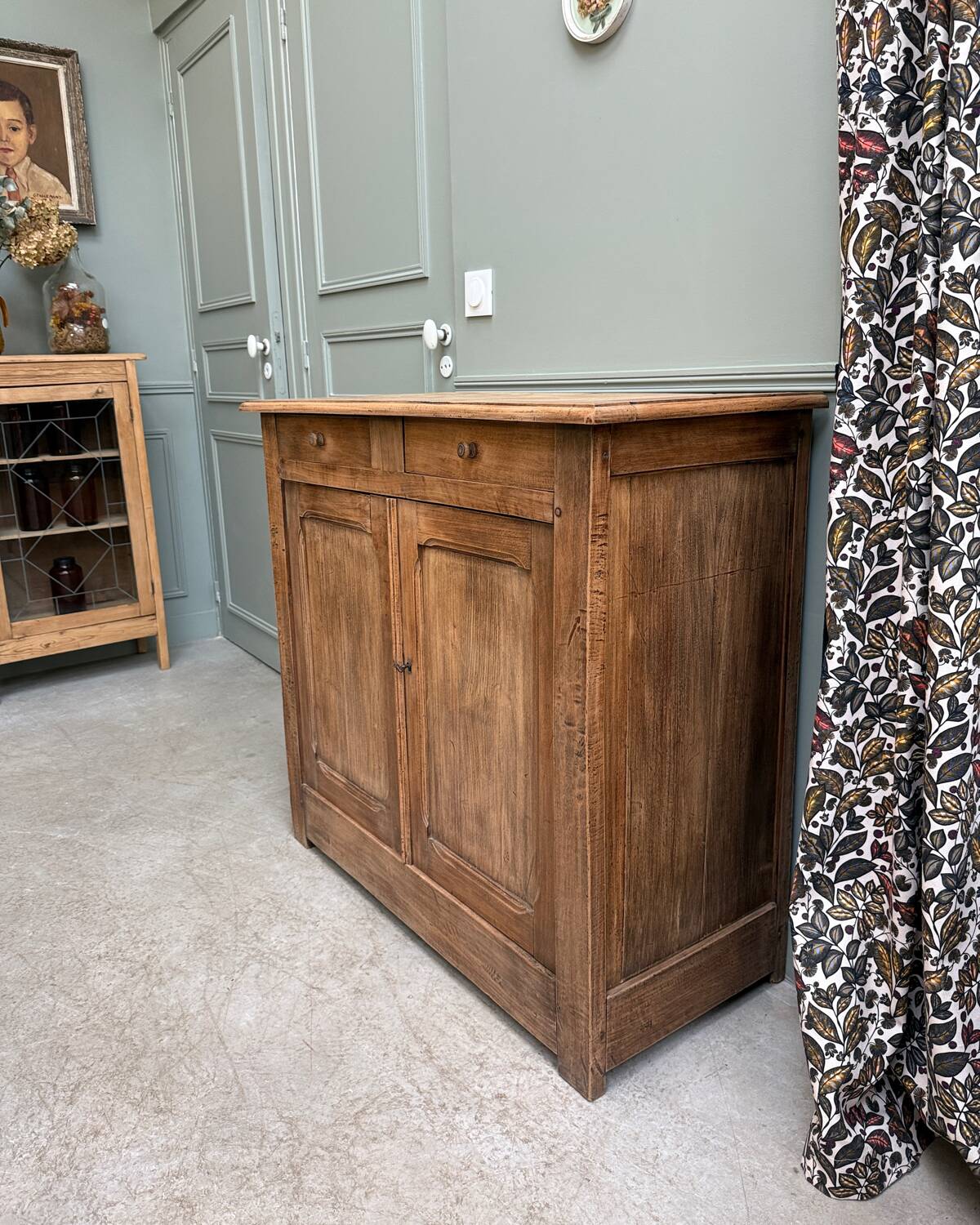 Parisian buffet (renovated)