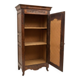Wooden bonnetière