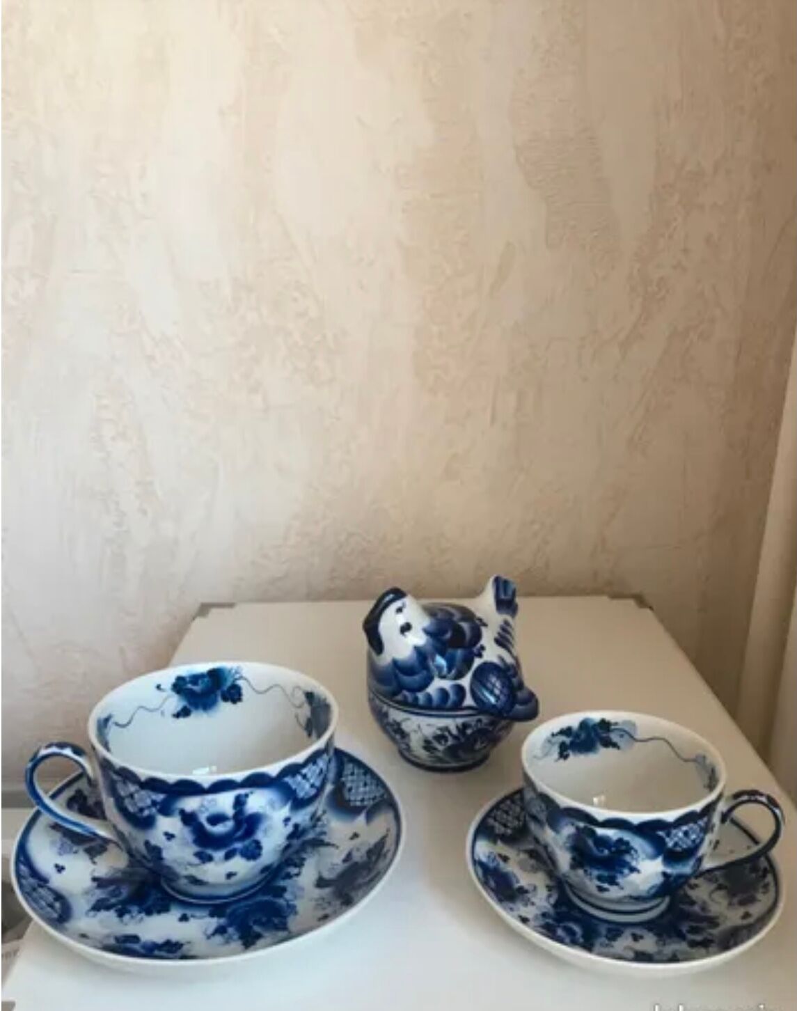 Set of cups and sugar bowl