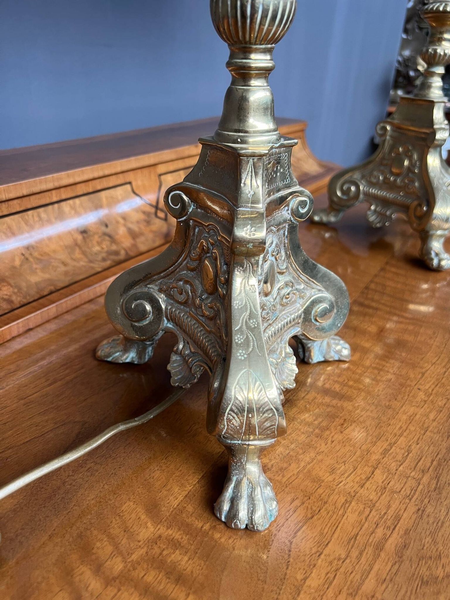Pair of Renaissance lamps. Gilded bronze.