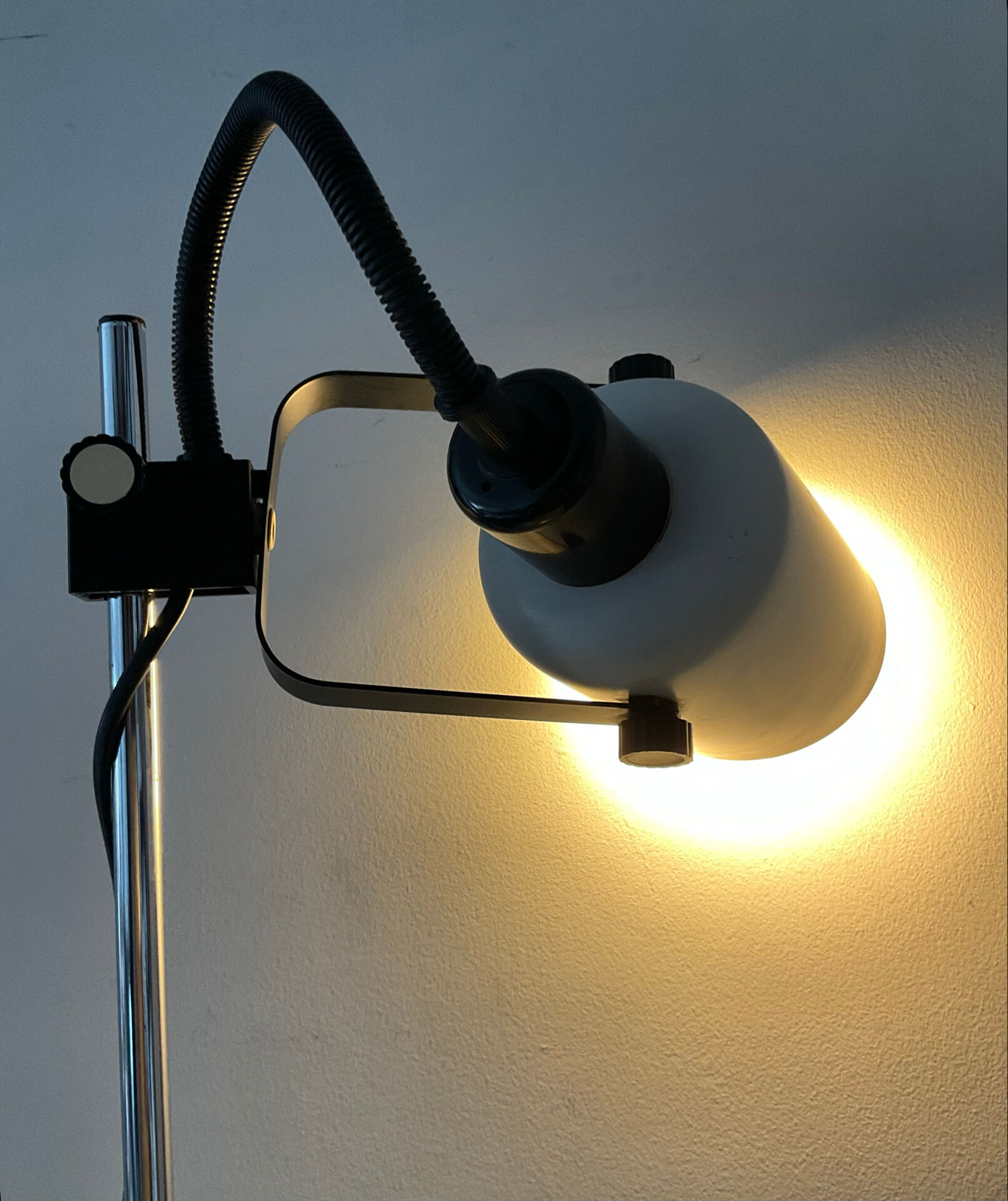 Lampe de bureau articulée des années 80