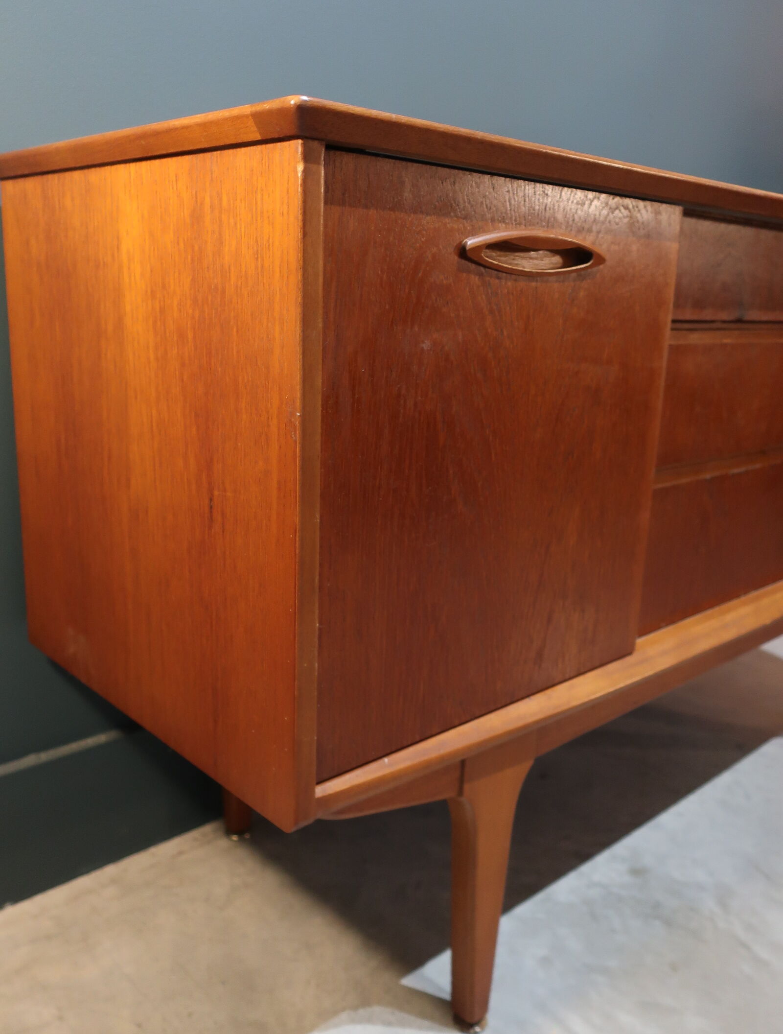Teak enfilade with 2 sliding doors