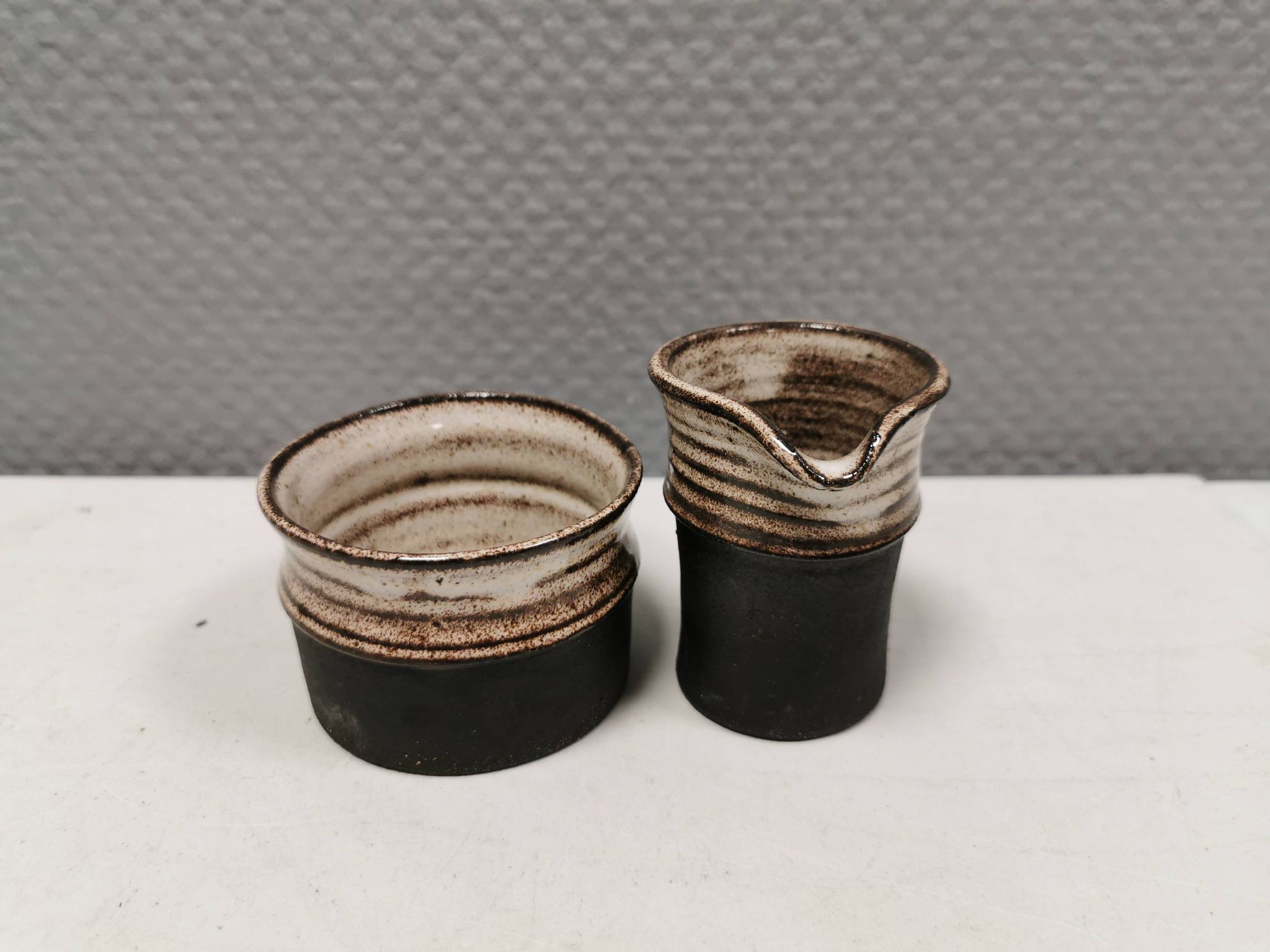 Ceramic set consisting of a sugar bowl and a milk jug from Finns keramik Denmark.