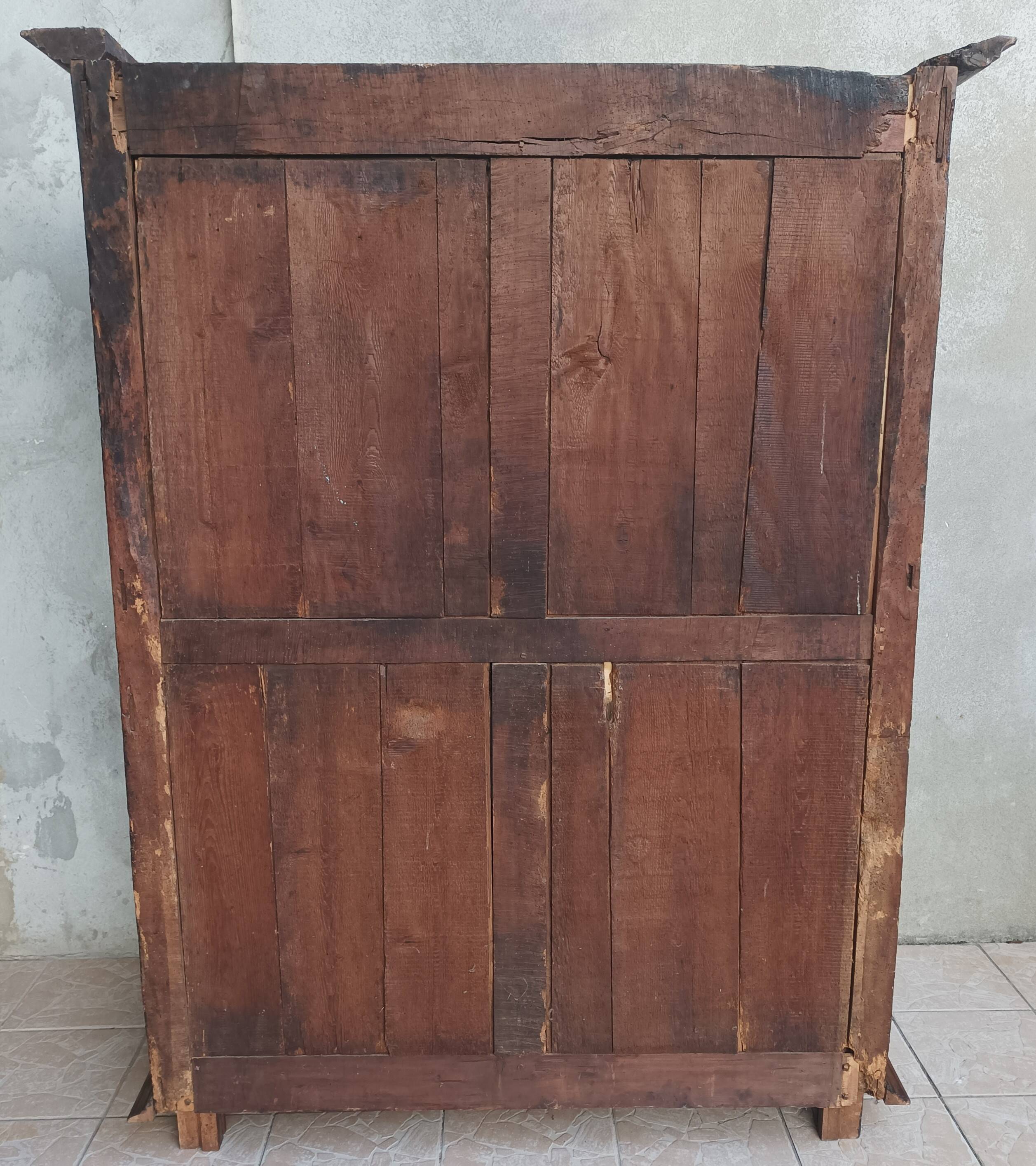 Buffet Louis XIV  en noyer 4 portes époque 18ème